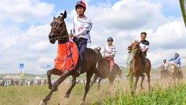 内蒙古兴安盟：多彩那达慕 欢乐大草原