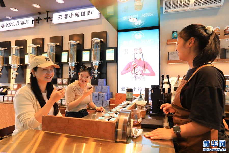 组图|漫步云南夏日 邂逅缤纷假期