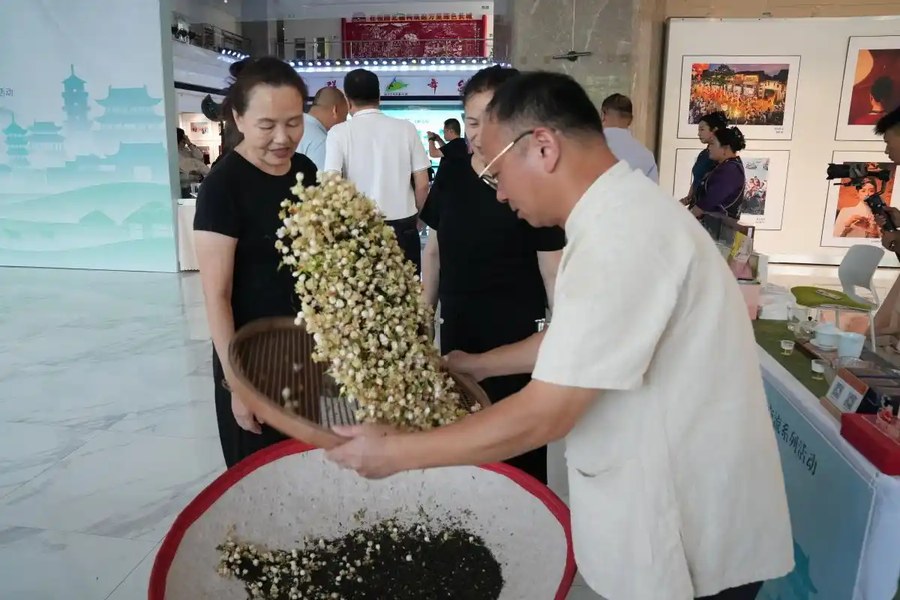 “闽蒙文化交流展”在内蒙古赤峰市启动