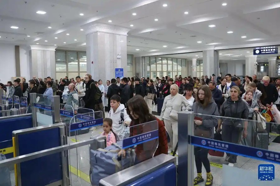 内蒙古满洲里:百年口岸通关忙