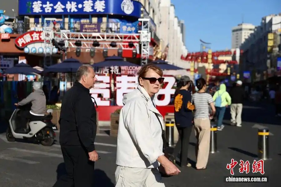 内蒙古呼和浩特：塞上青城 烟火可亲
