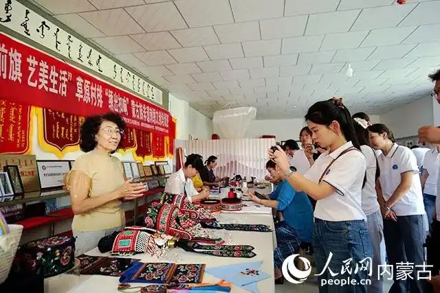 跨越北疆大地，内蒙古大学生同上一堂“行走的思政课”